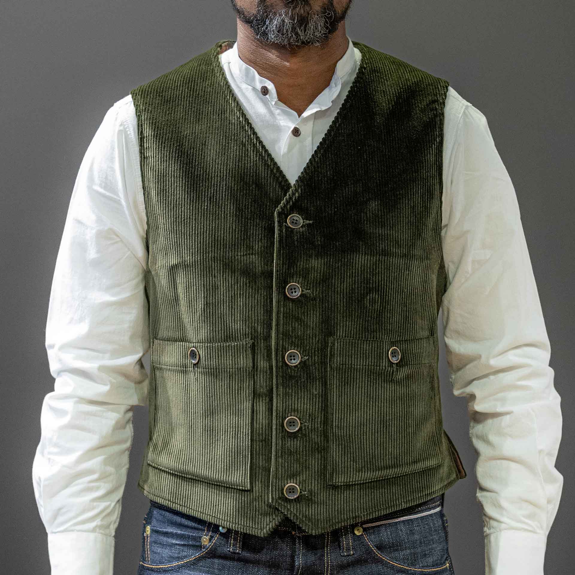 A Piece of ChicArtisan vest corduroy dark greenWaistcoatsBritish Parts Lucerne