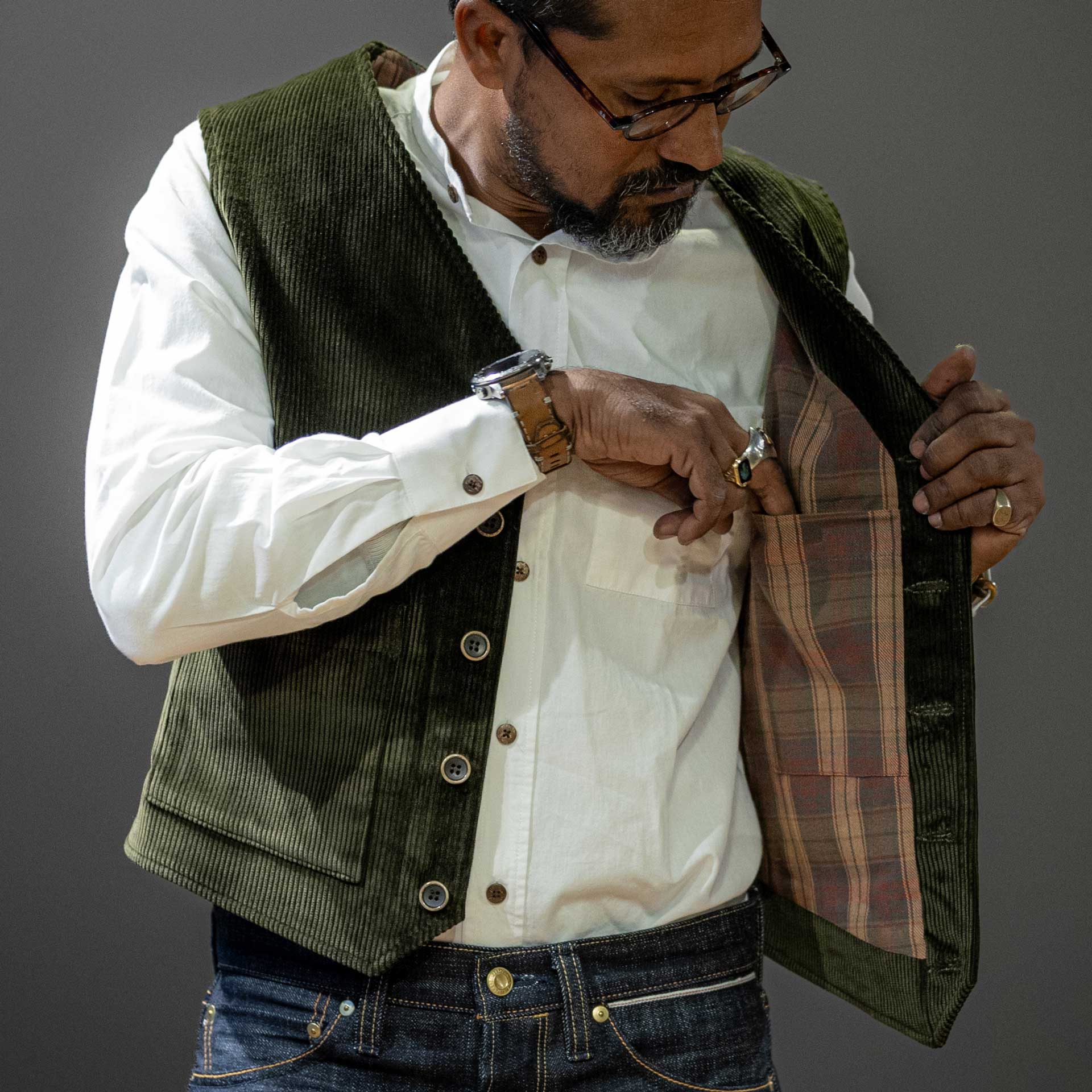 A Piece of ChicArtisan vest corduroy dark greenWaistcoatsBritish Parts Lucerne