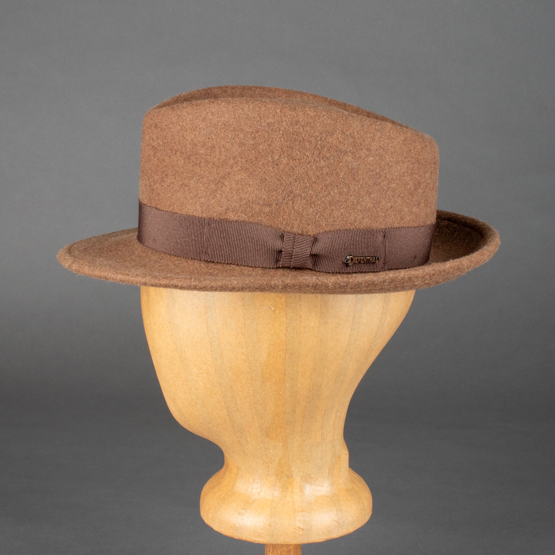 Diefenthal & Sohn1912 Gambler Körnige NussHutBritish Parts Luzern