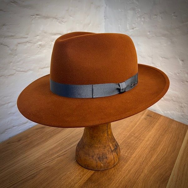 Diefenthal & Sohn1980 Traveller Hut KastanieHutBritish Parts Luzern