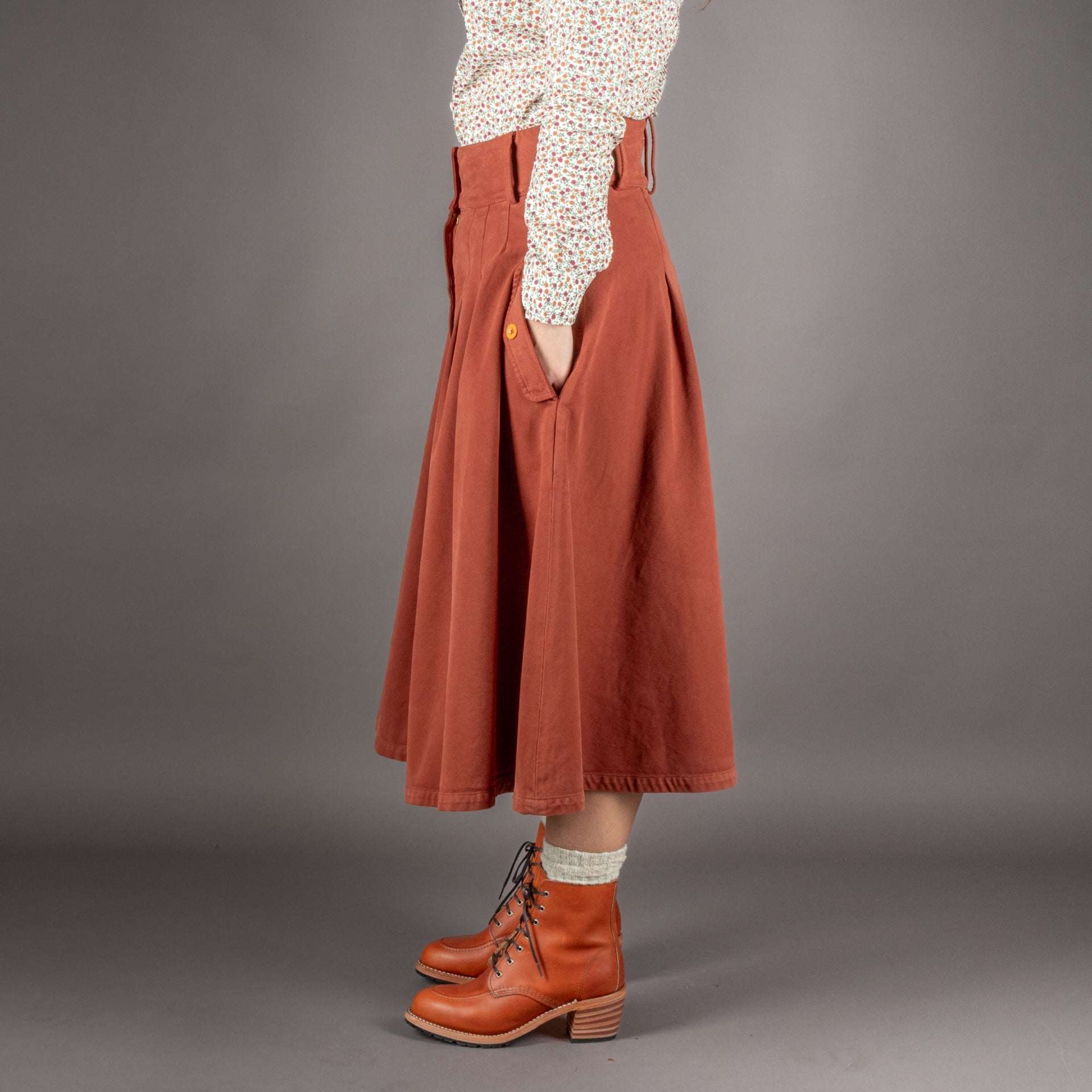 Hen's TeethWomens Skirt Canvas Brick RedRockBritish Parts Lucerne