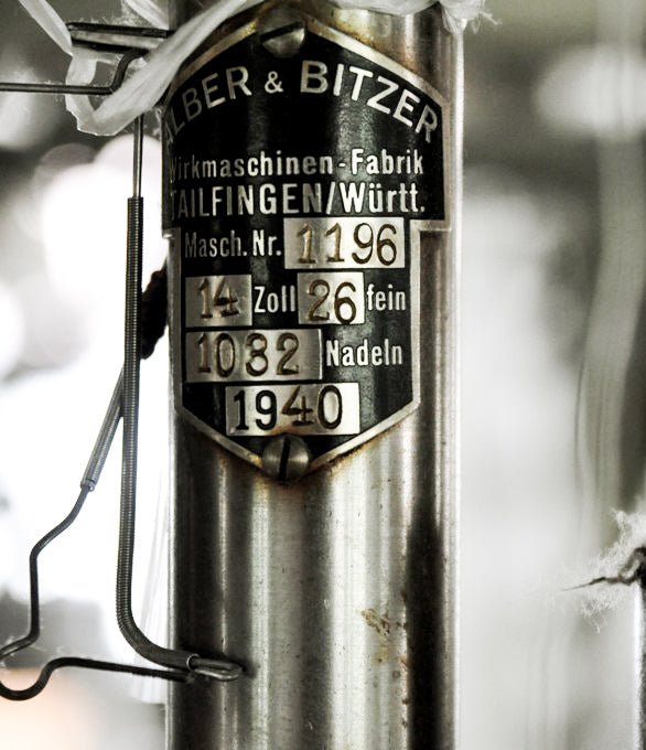 Merz b. Schwanen103 Button placket short sleeve slate T-shirtBritish Parts Lucerne