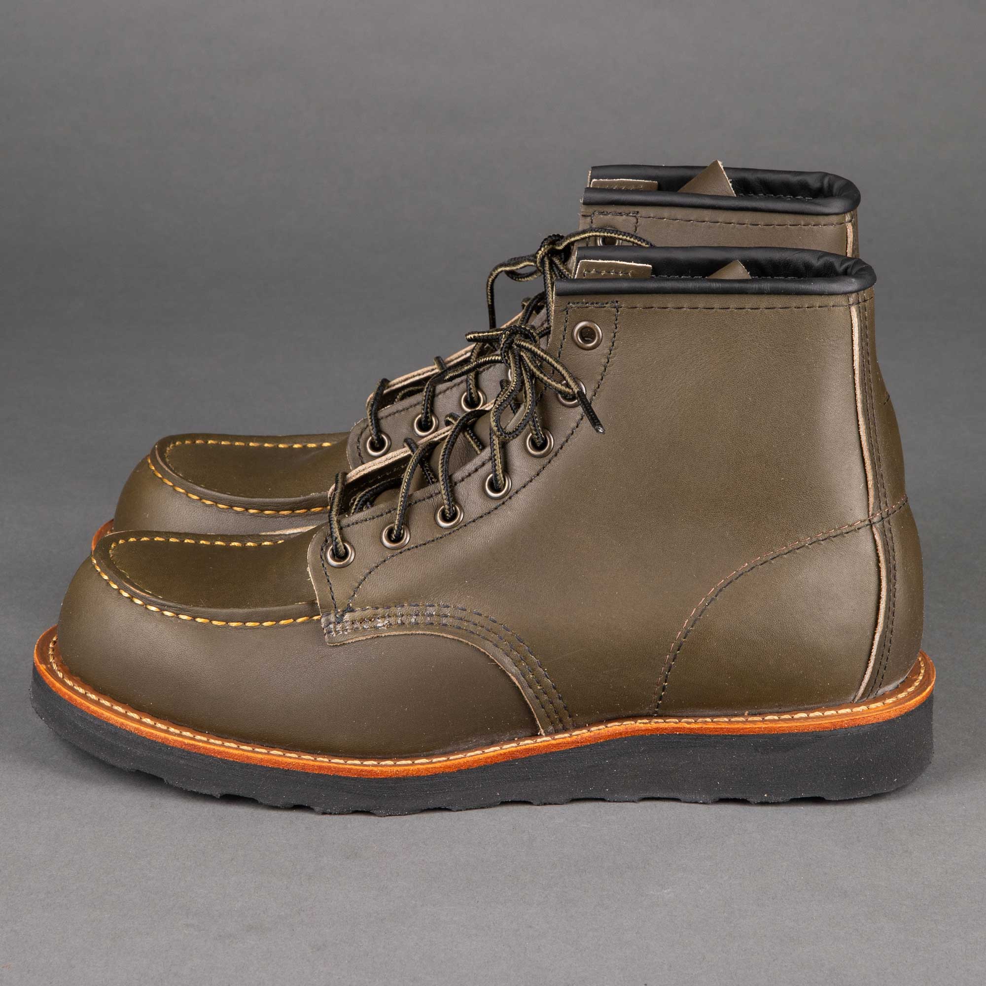 Red Wing ShoesMoc Toe 8828 Alpine Portage Men's ShoesShoesBritish Parts Lucerne