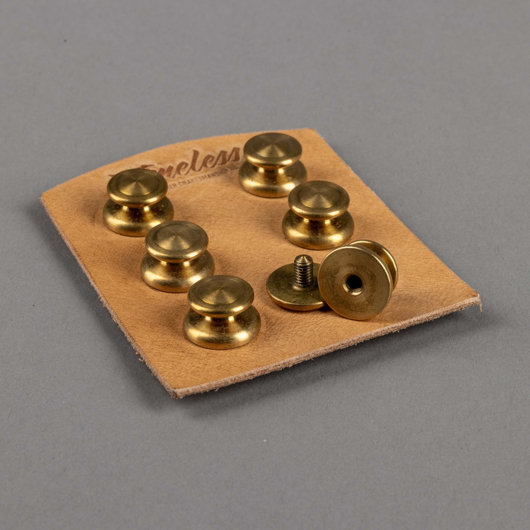 Timeless LeatherButtons for suspendersBritish Parts Lucerne