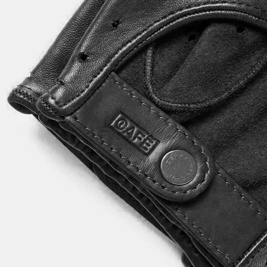 Cafe LeatherTriton car gloves in blackCar glovesBritish Parts Lucerne