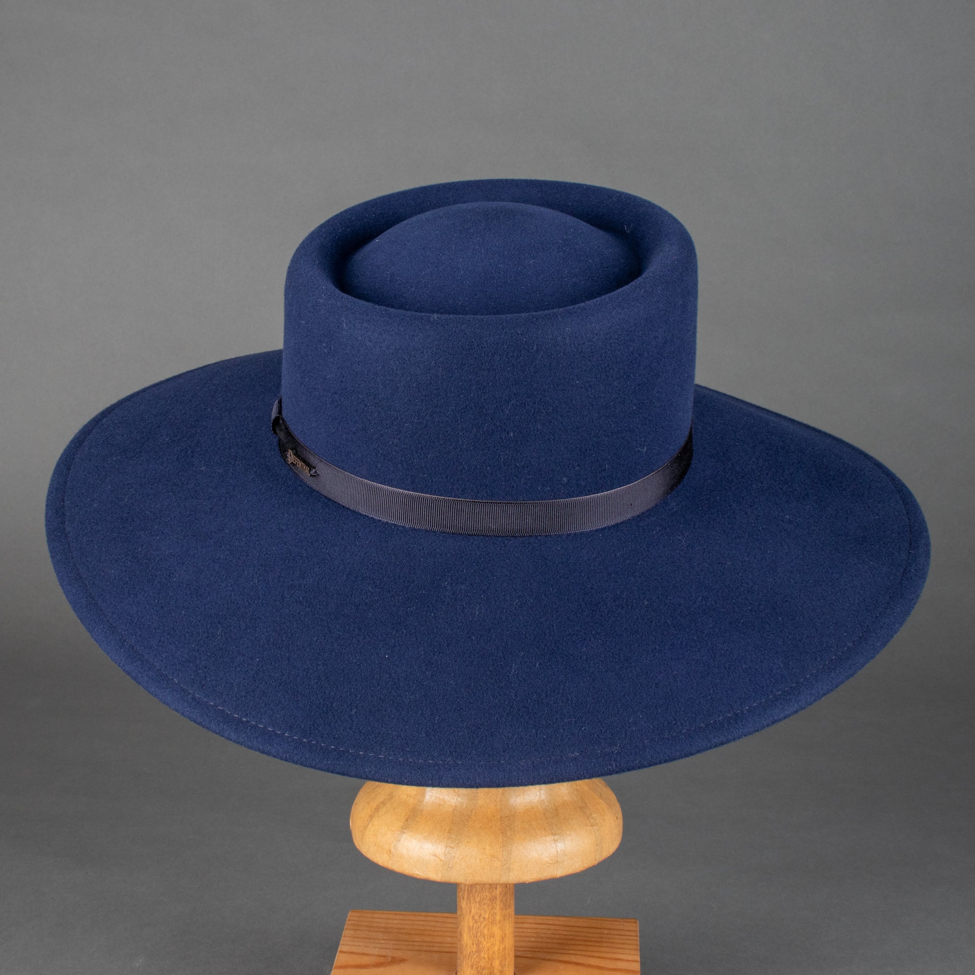 Diefenthal & Sohn1912 Duck Pond TintenblauHutBritish Parts Luzern