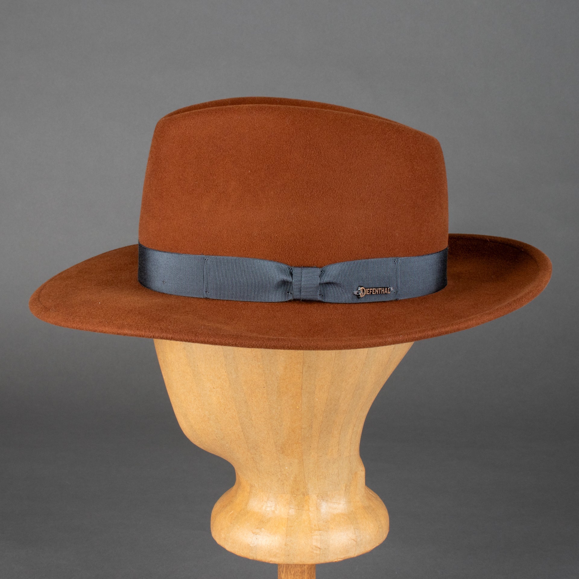 Diefenthal & Sohn1980 Traveller Hut KastanieHutBritish Parts Luzern