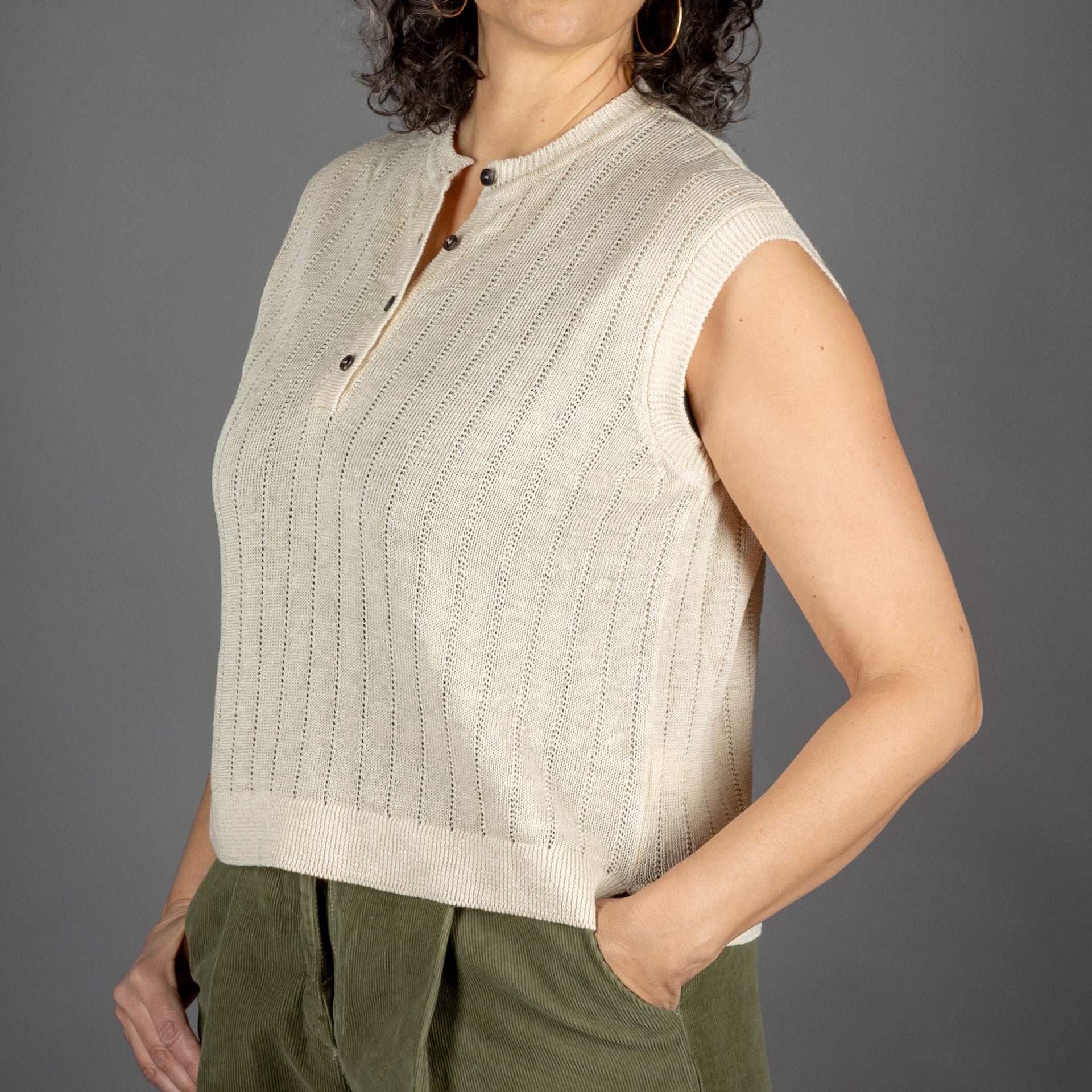 G.R.P.Women Vest EcruCardiganBritish Parts Lucerne