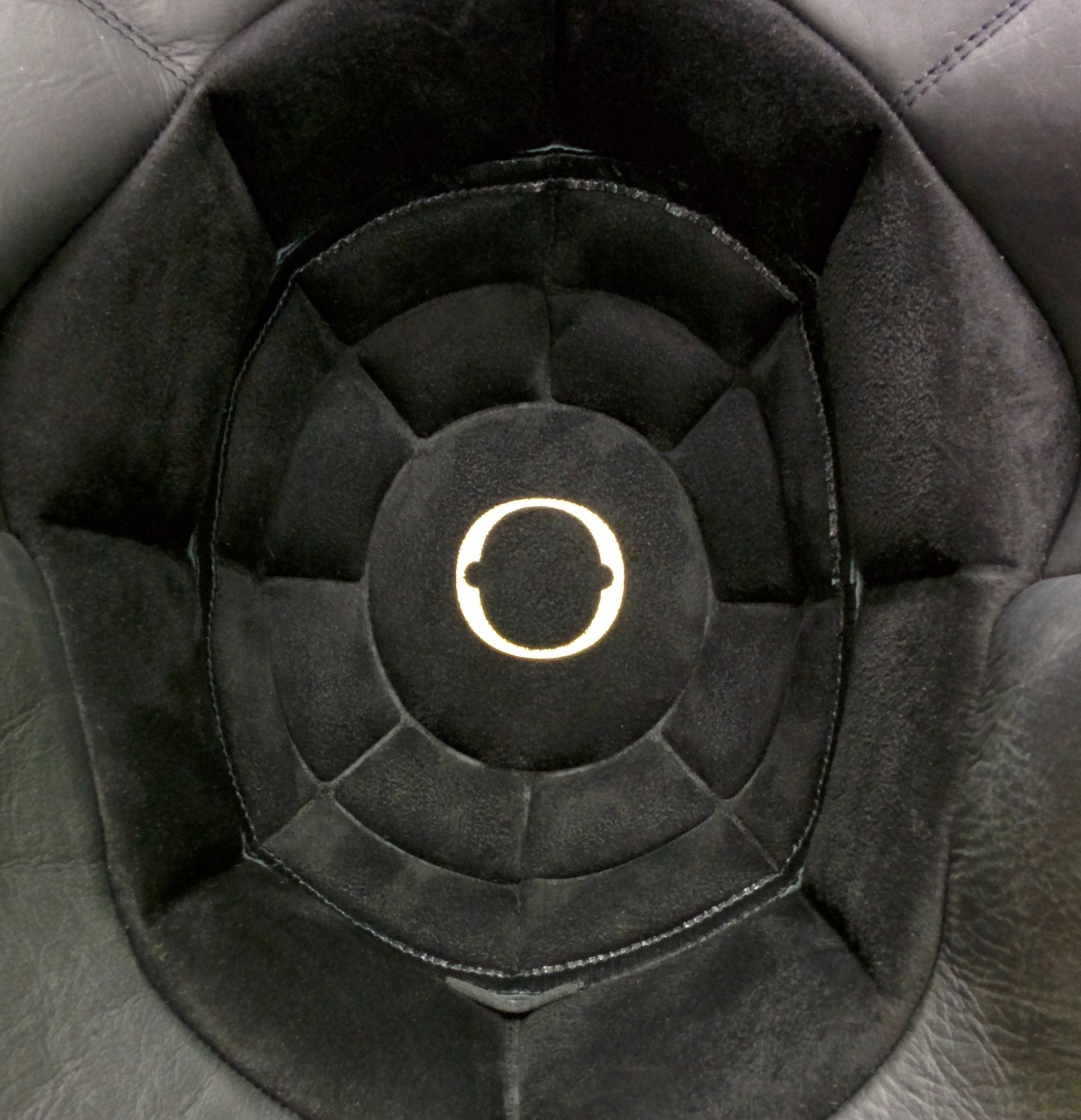 HedonHedonist Motorcycle Helmet Stable Black 22.06HelmetBritish Parts Lucerne