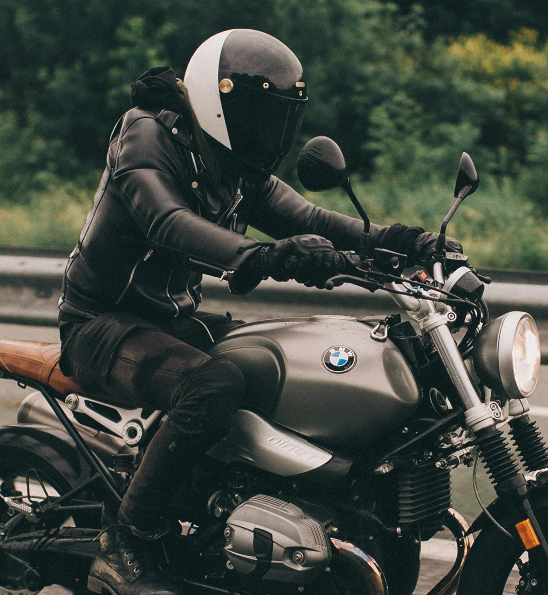 HedonHeroine Racer 2.0 motorcycle helmet Two - FaceHelmBritish Parts Lucerne