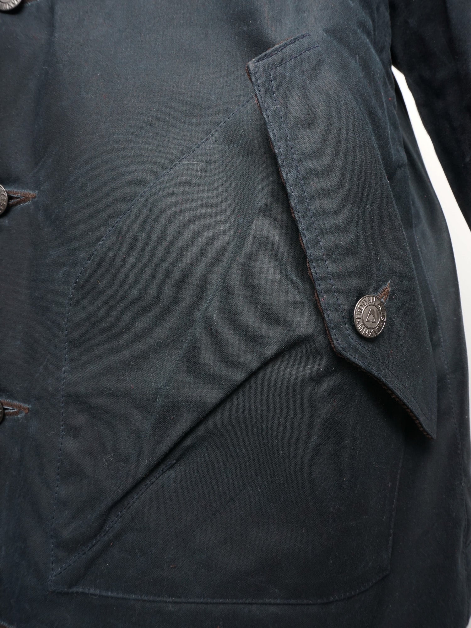 Hidden AcesPollux Evo wax jacket in navy blueJacketsBritish Parts Lucerne