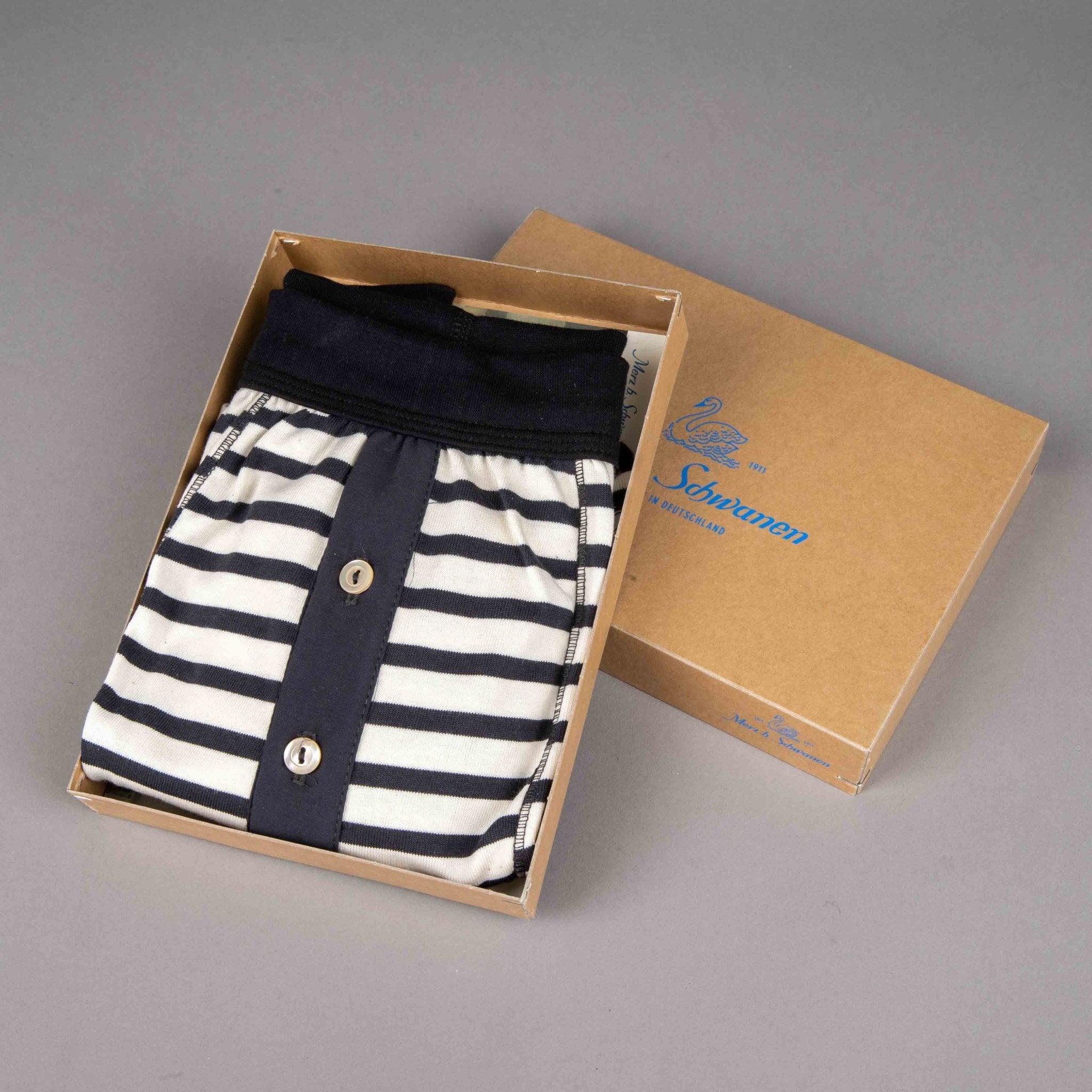 Merz b. SchwanenMen's boxer striped with button placket slate/natural underpantsBritish Parts Lucerne