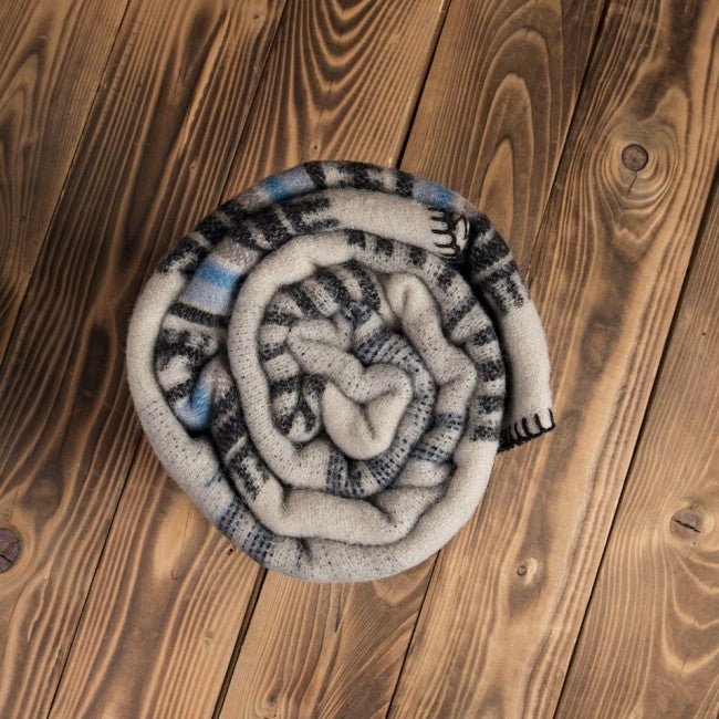 Pike Brothers1969 Chimayo blanket blueBlanketsBritish Parts Lucerne