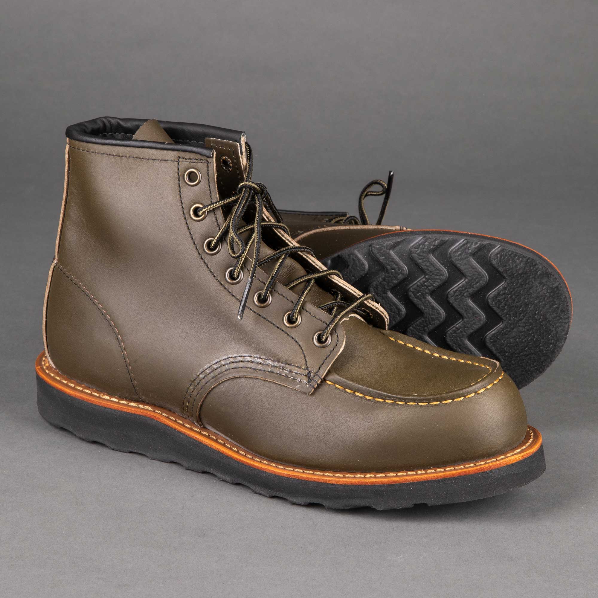 Red Wing ShoesMoc Toe 8828 Alpine Portage Men's ShoesShoesBritish Parts Lucerne