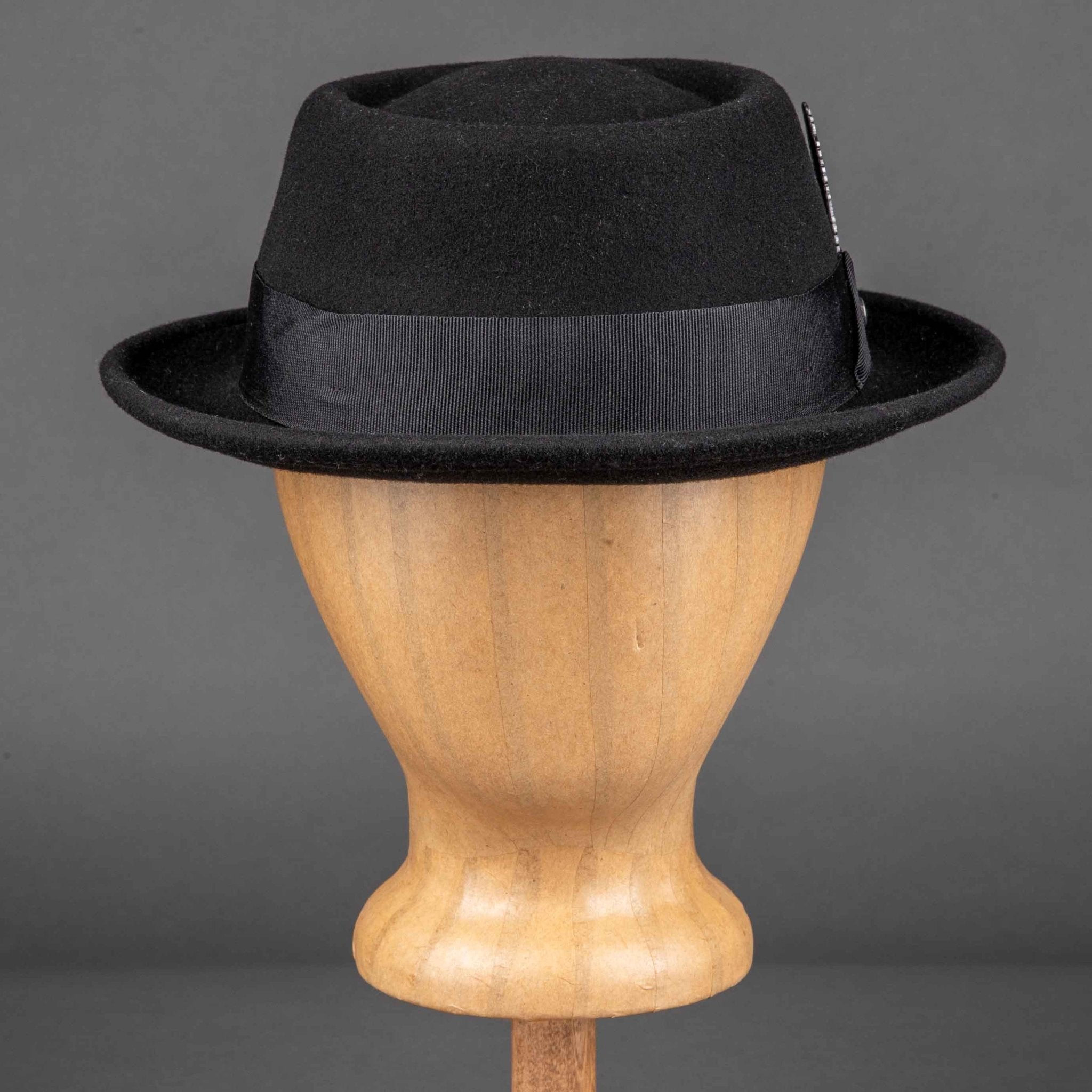 StetsonPork Pie Woolfelt black with featherHatBritish Parts Lucerne