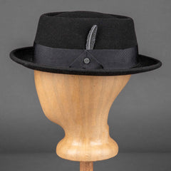 StetsonPork Pie Woolfelt black with featherHatBritish Parts Lucerne