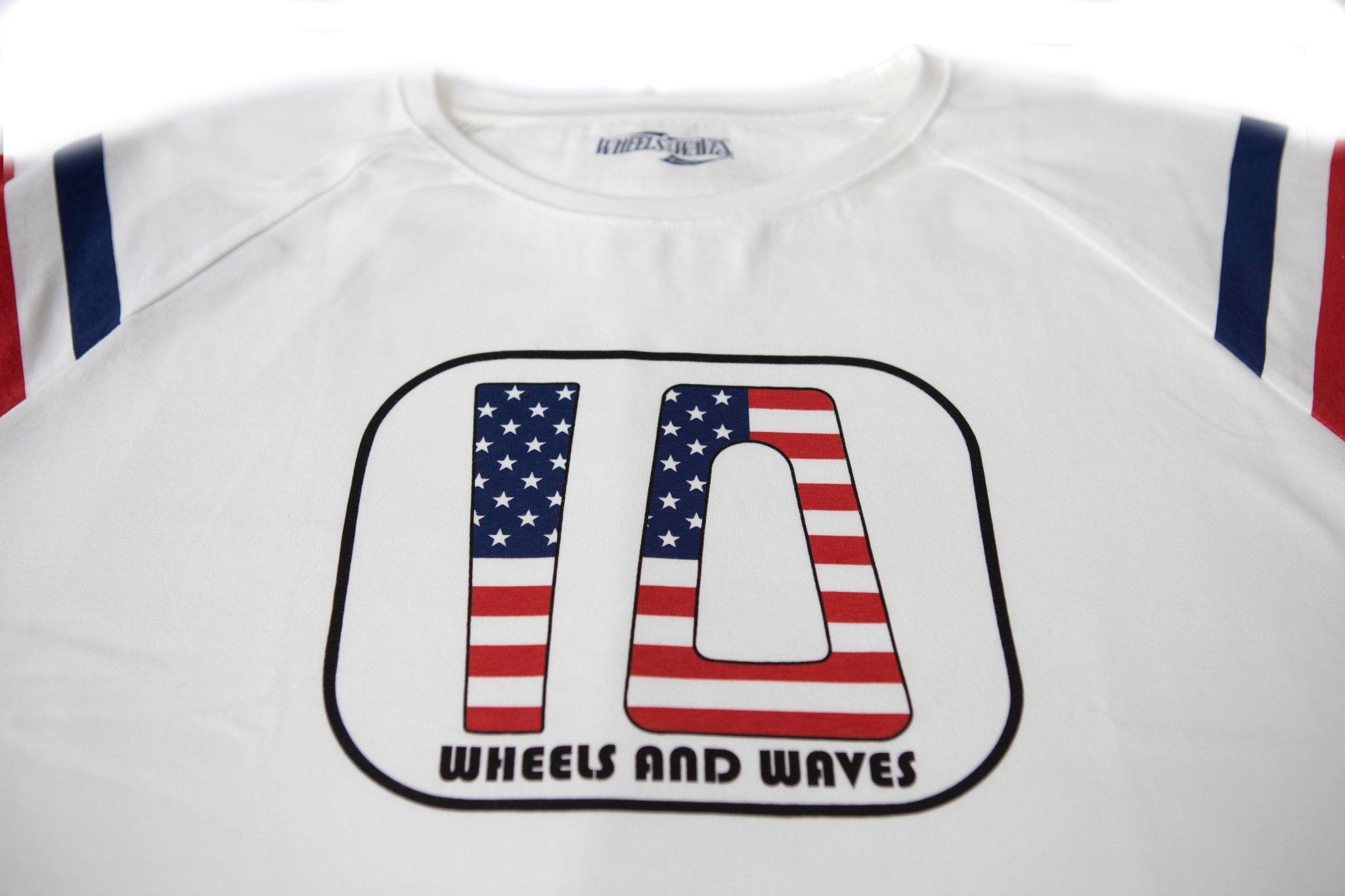 Wheels & WavesHornet Longsleeve Shirt whiteLongsleeve ShirtBritish Parts Lucerne